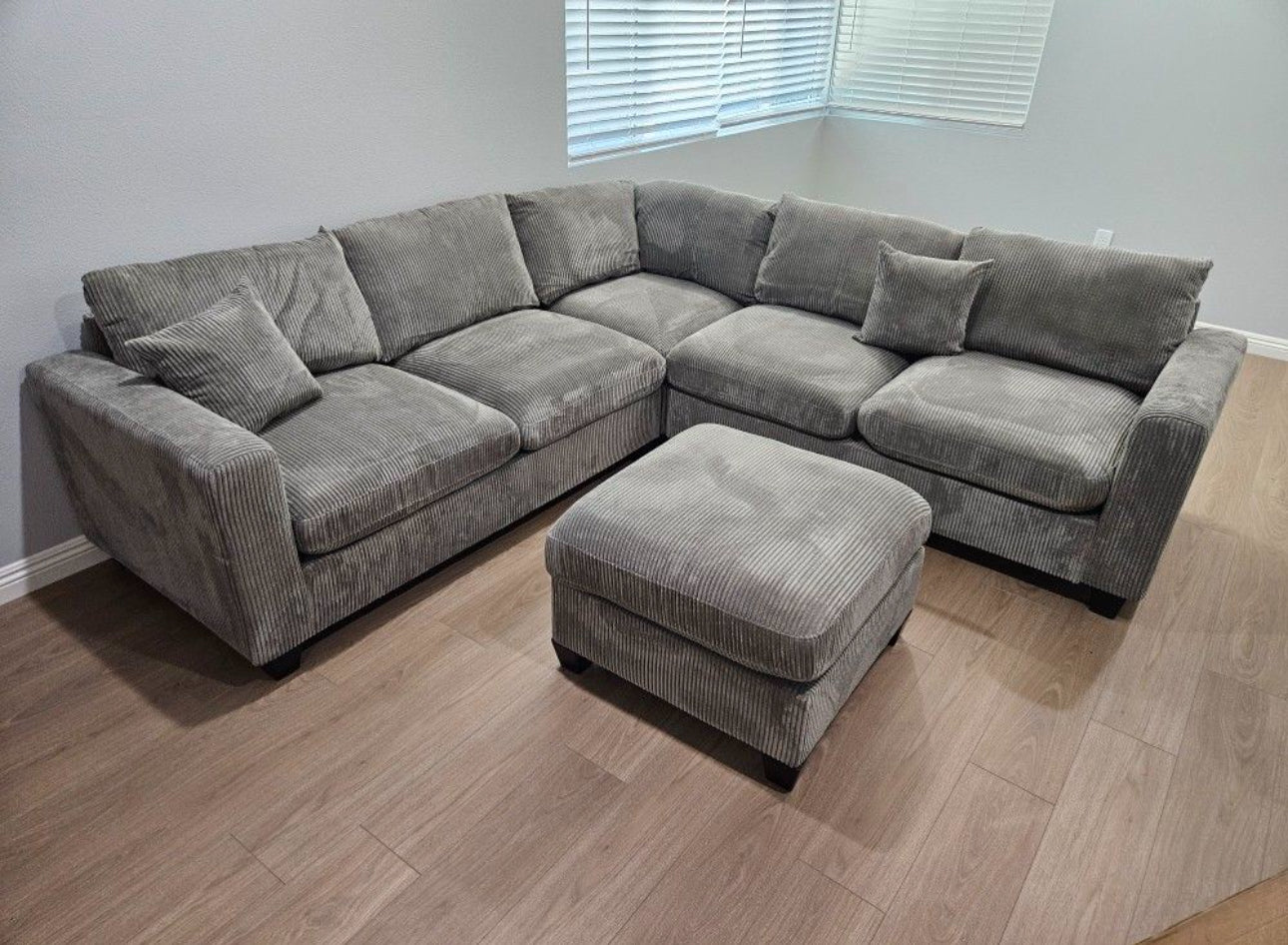 Corduroy 3-Piece Sectional Sofa w ottoman